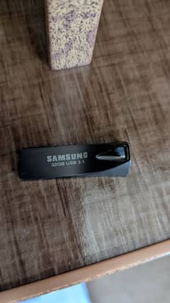 SAMSUNG'S 32 GB USB FOR SALE