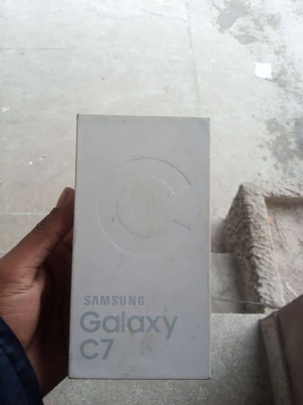 Samsung C7 Mobile available for Sale Condition 10/10 4/32 9