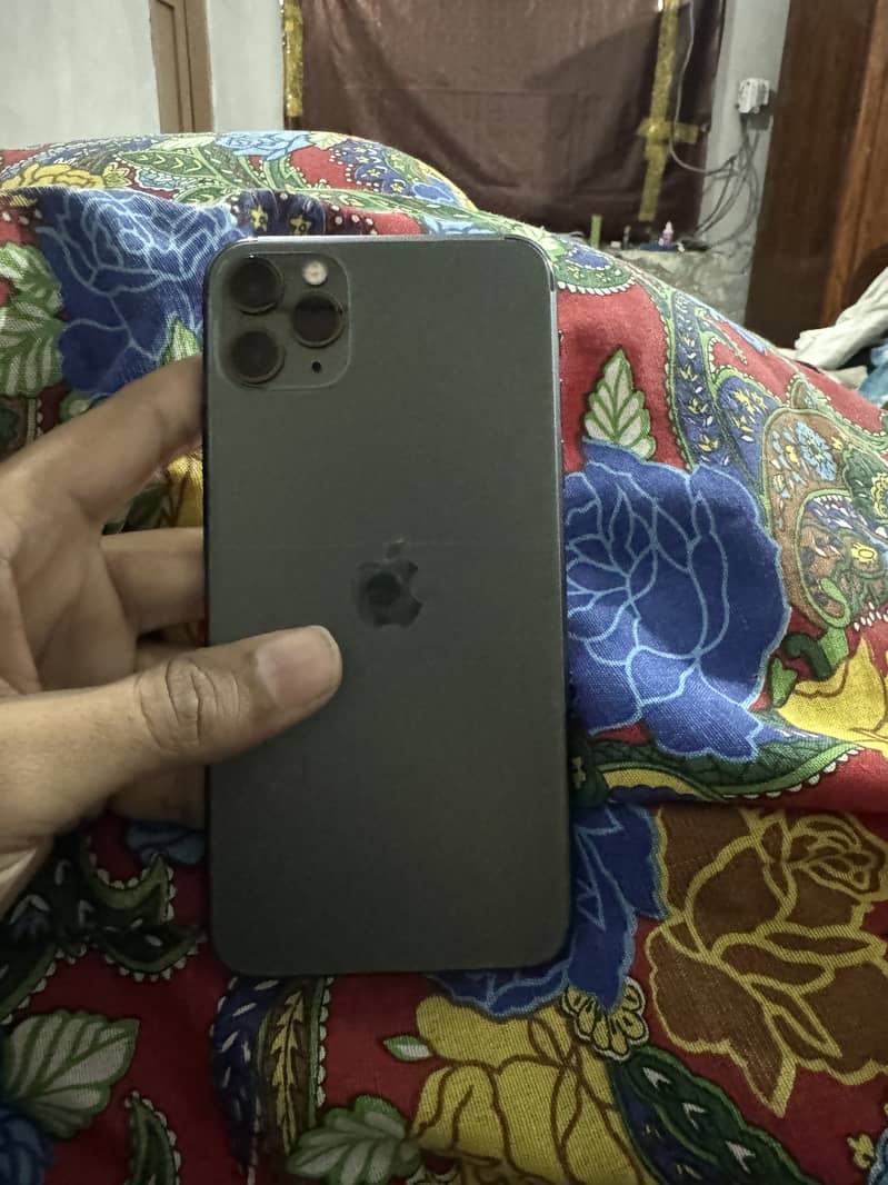 Apple iPhone 11 Pro Max 2