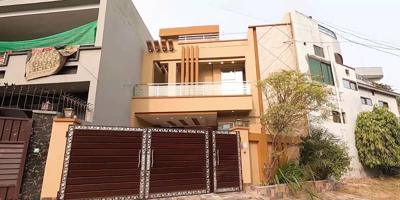 20 Marla Double-Storey House For Sale In Johar Town Phase 2, Block H1 - Demand: 8 Crore 2