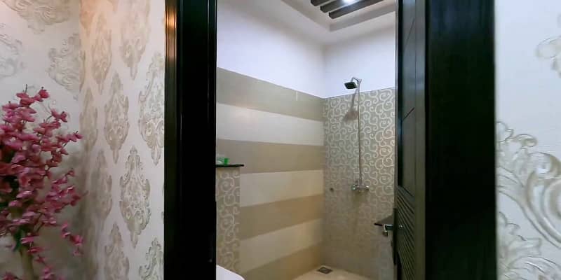 20 Marla Double-Storey House For Sale In Johar Town Phase 2, Block H1 - Demand: 8 Crore 34