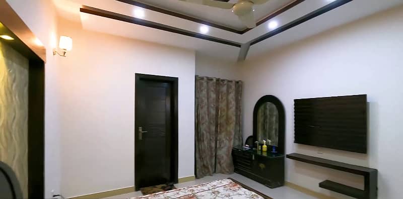 20 Marla Double-Storey House For Sale In Johar Town Phase 2, Block H1 - Demand: 8 Crore 37