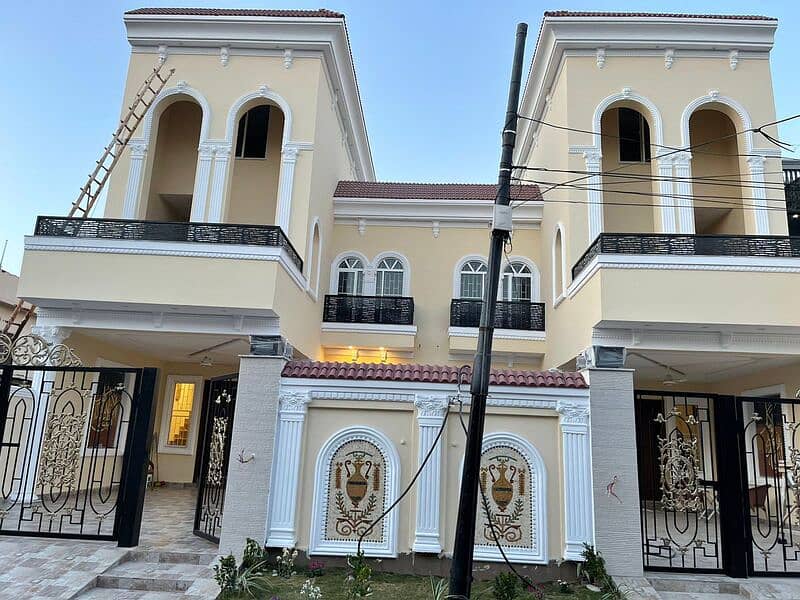 10 Marla Brand New luxury House Triple Story For Sale Aitchison Society 10 Marla Lavish House For SALE In Aitchison Society 1 2