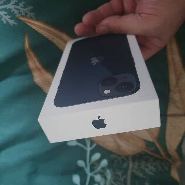 iphone 13 black 128 gb box pack. uae version 3