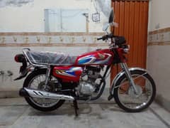 Honda 125 in original condition  complete documents 22 model