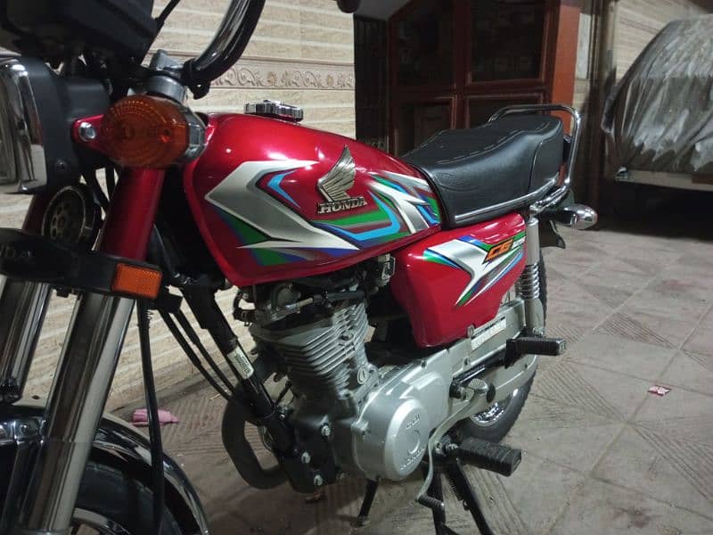 Honda 125 Karachi number 4