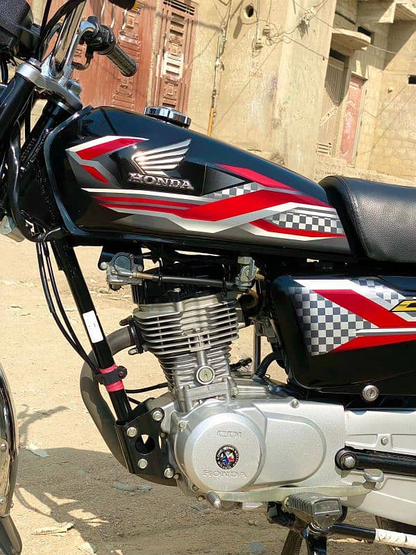 Like New Condition CG- 125 Black 2024 Model  Karachi Register 0