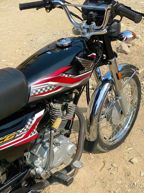 Like New Condition CG- 125 Black 2024 Model  Karachi Register 2