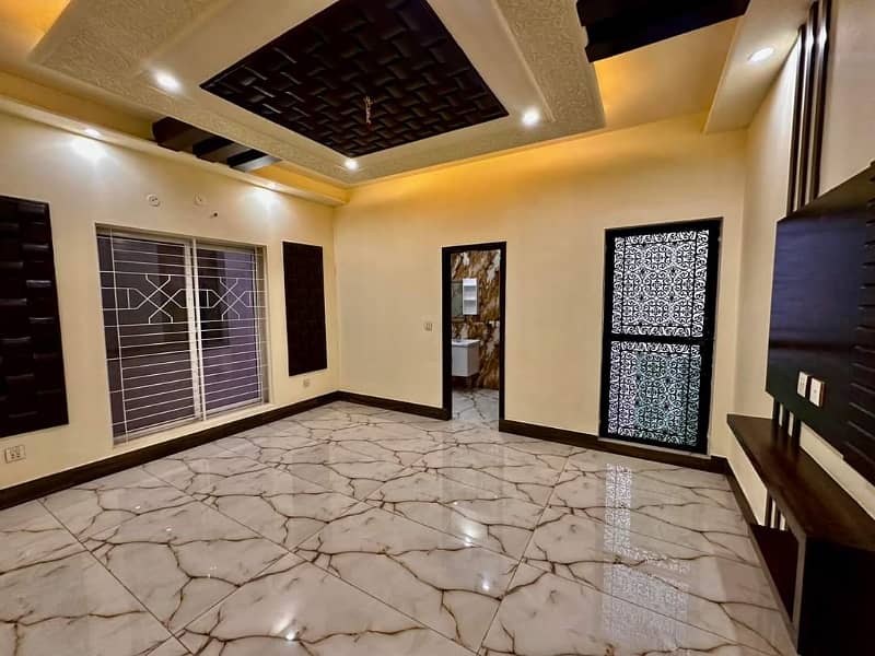 11 Marla New House Available For Sale 5 Beds Valencia Town Lahore Pakistan 4