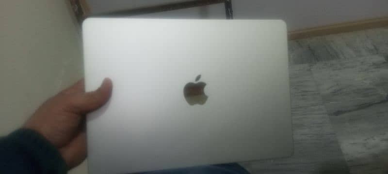 Macbook Air M2 2022, Warranty Available till July 25, 1