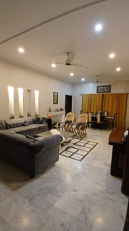 32 Marla Used House Available For Sale 6 Beds Eme Lahore Pakistan 1