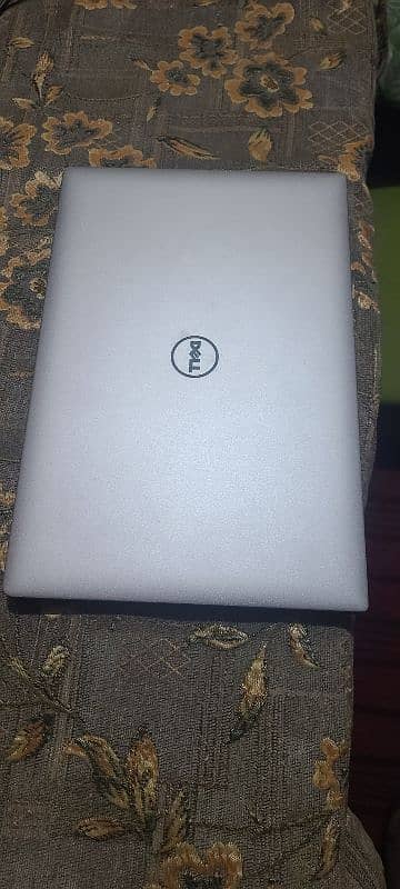 Dell Precision 5520 0