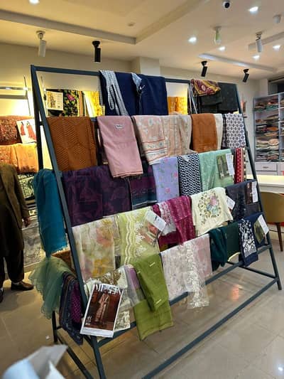 clothe stand