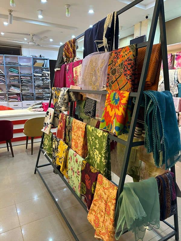 clothe stand 1