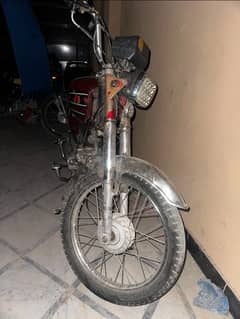 Challenger bike CD70