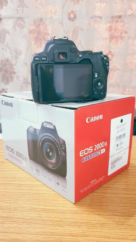 Canon Eos 200d (Mark II)  set with 2 lens,body,bag,strap 5