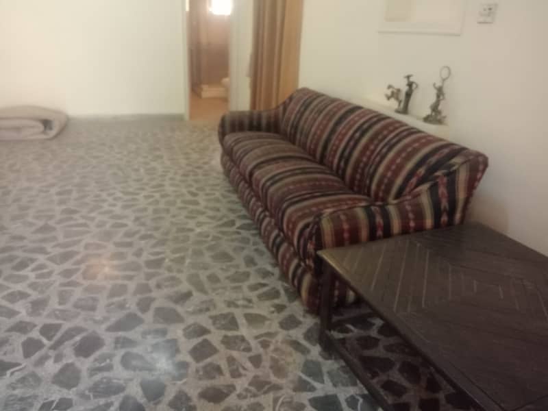 10 marla full furnished 3 bedroom in model town Q block for sale 4