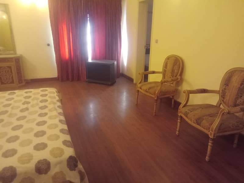 10 marla full furnished 3 bedroom in model town Q block for sale 8