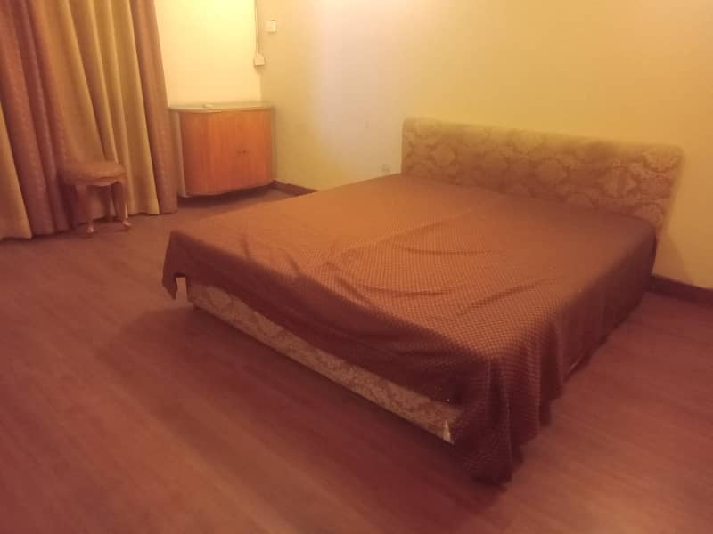 10 marla full furnished 3 bedroom in model town Q block for sale 10