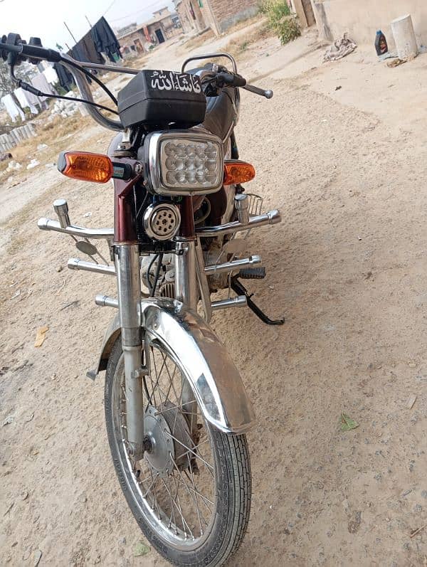 Honda 70 model 2006 engine wise okay condition 10 by 10 1