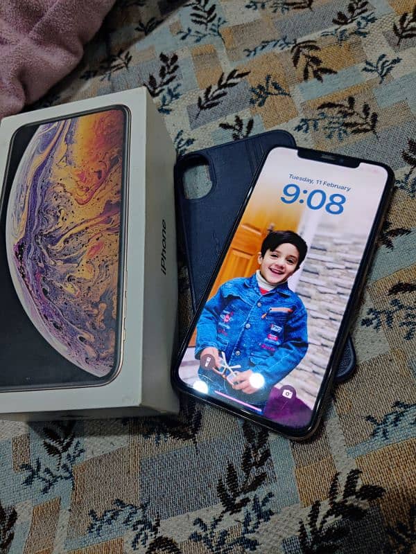 XS max 256 GB 0