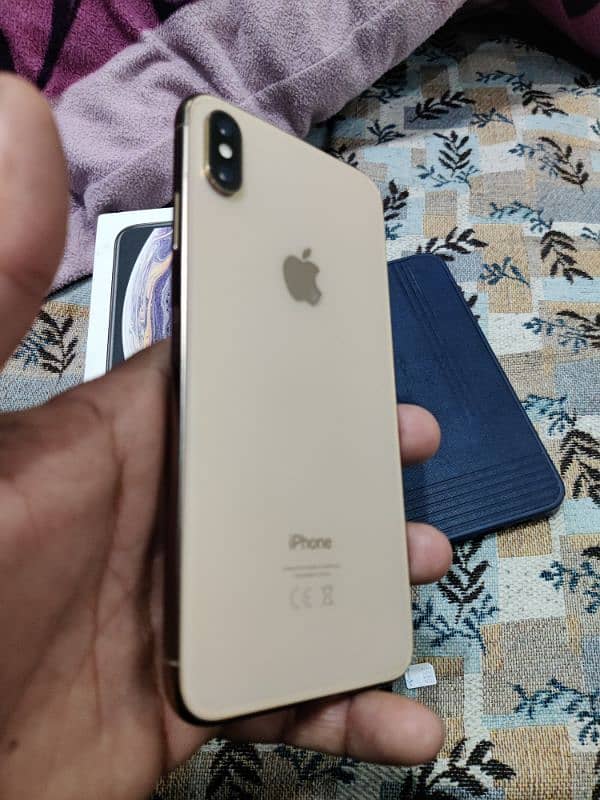 XS max 256 GB 7