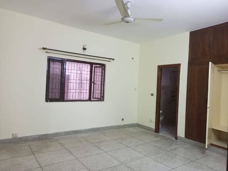 F10 Top location Portion available for Rent 1