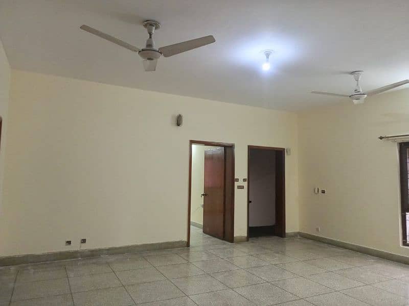 F10 Top location Portion available for Rent 8