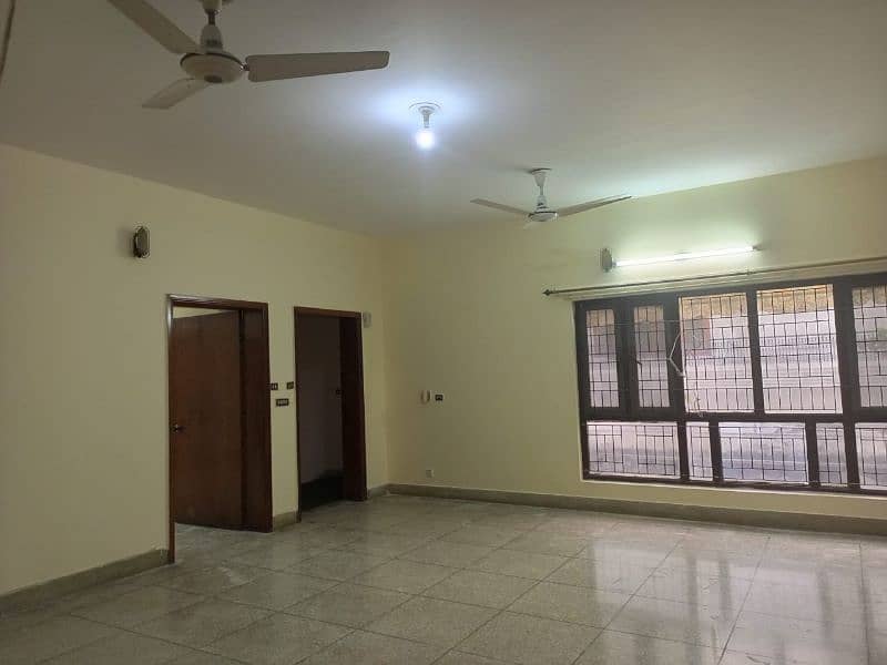 F10 Top location Portion available for Rent 14