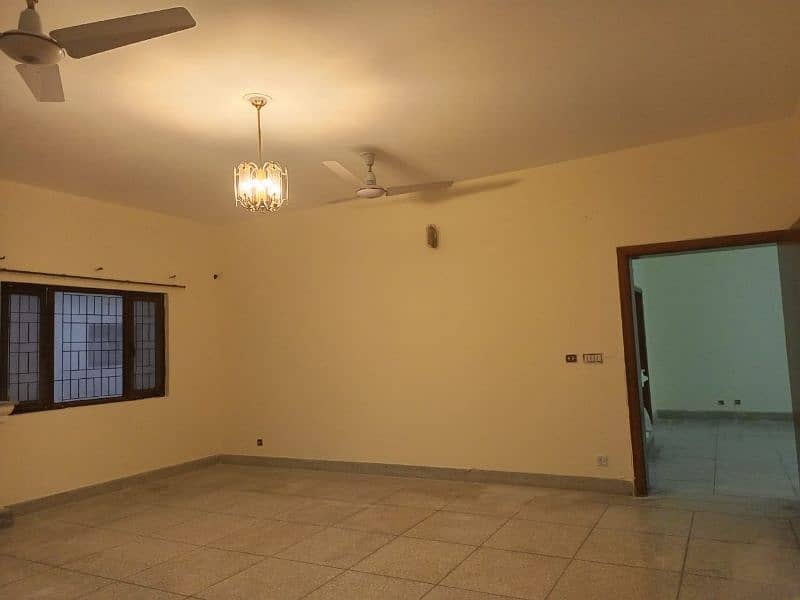 F10 Top location Portion available for Rent 15