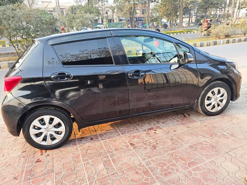 Toyota Vitz 2016 Model 10