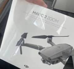 drone mavic 2 zoom DJI complete box for sale 10/10