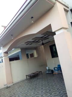 15 Marla Corner House For Sale on (Dc - Colony) (Rachna Block) Excellent Opportunity