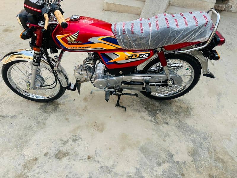 new motorcycle ha num all Punjab ka laga howa ha 7