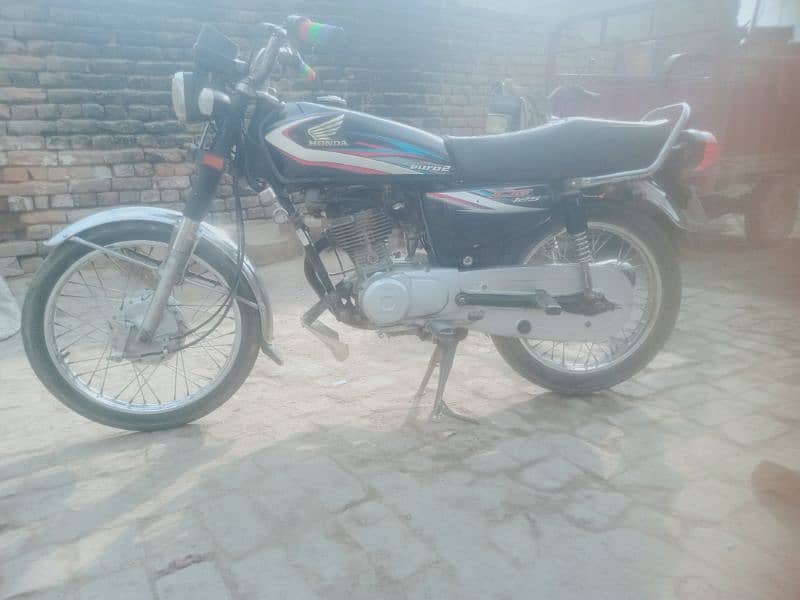 Honda 125 2015 . arjent sale 2