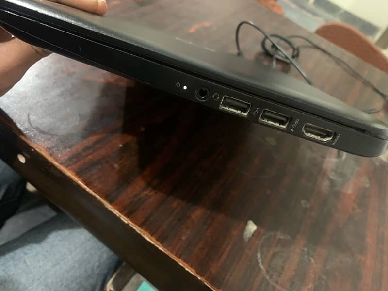 HP chrome Book in good condition 3