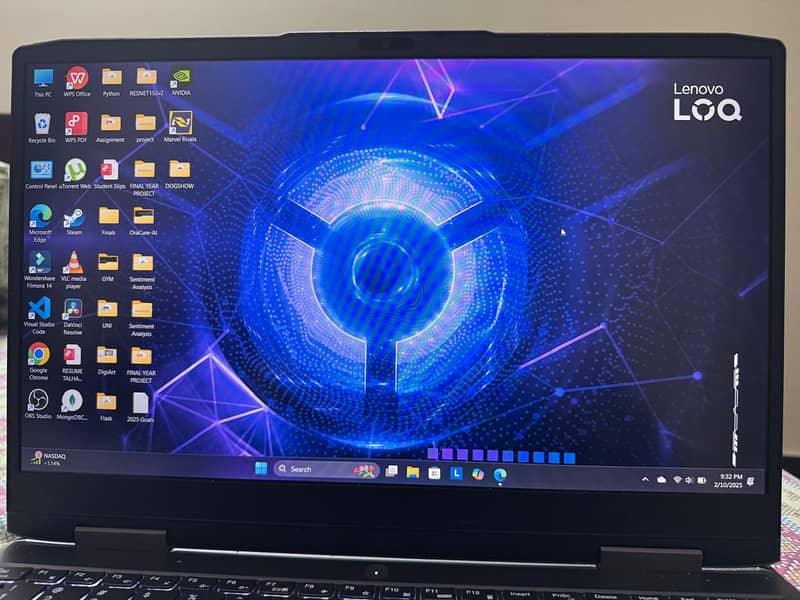 LENOVO LOQ RYZEN 7 7840HS + RTX 4050 6gb vram + 16gb ram ddr5 5600mhz 6