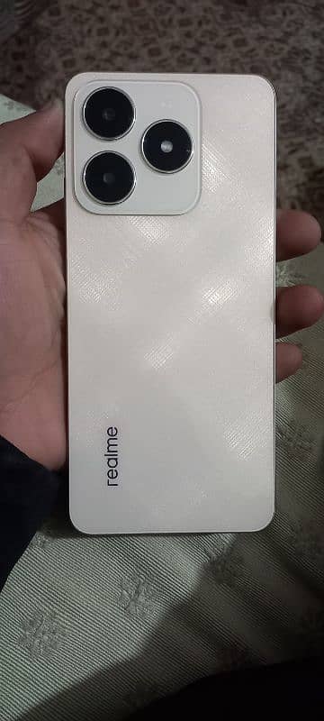 Realme c61 6/138 5