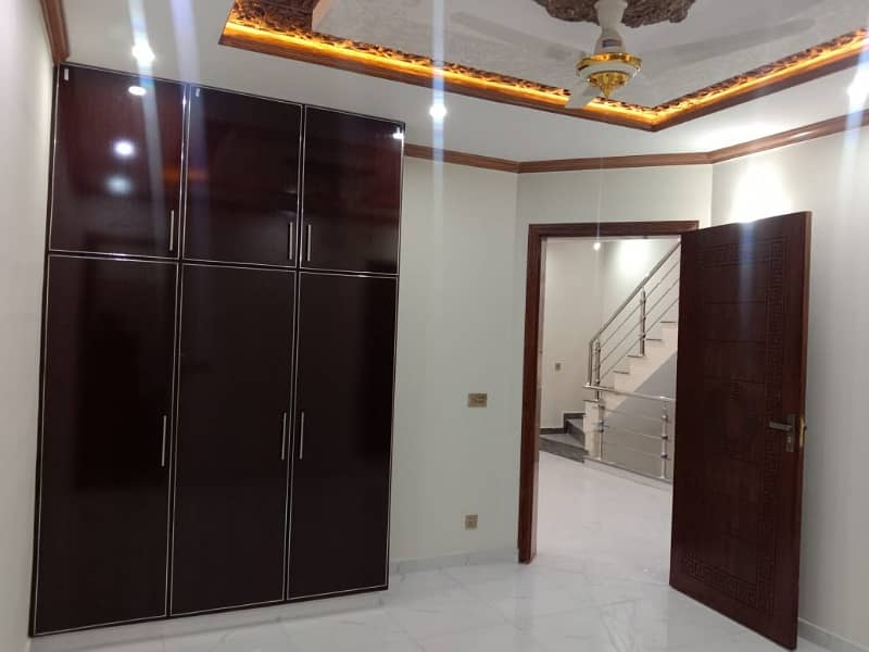 House Is Available For sale In Johar Town Phase 2 - Block R1 2