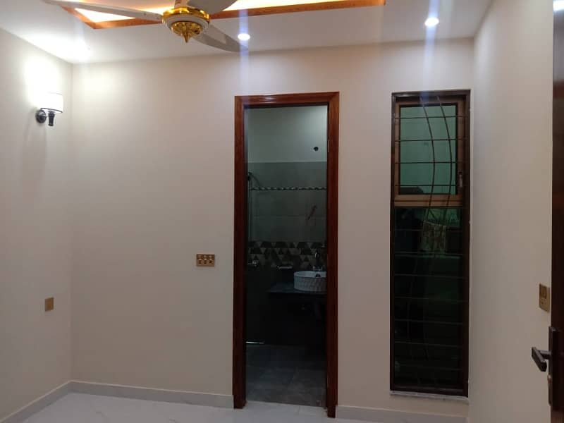 House Is Available For sale In Johar Town Phase 2 - Block R1 11