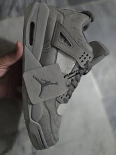 Jorden 4 retro Kaws