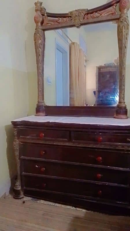 dressing table for sale. . . 2