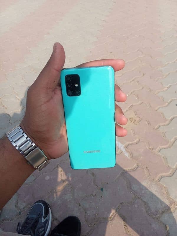 Samsung Galaxy A51 box charger finger ni chal raha saf set ha sara 1