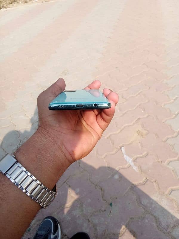 Samsung Galaxy A51 box charger finger ni chal raha saf set ha sara 2