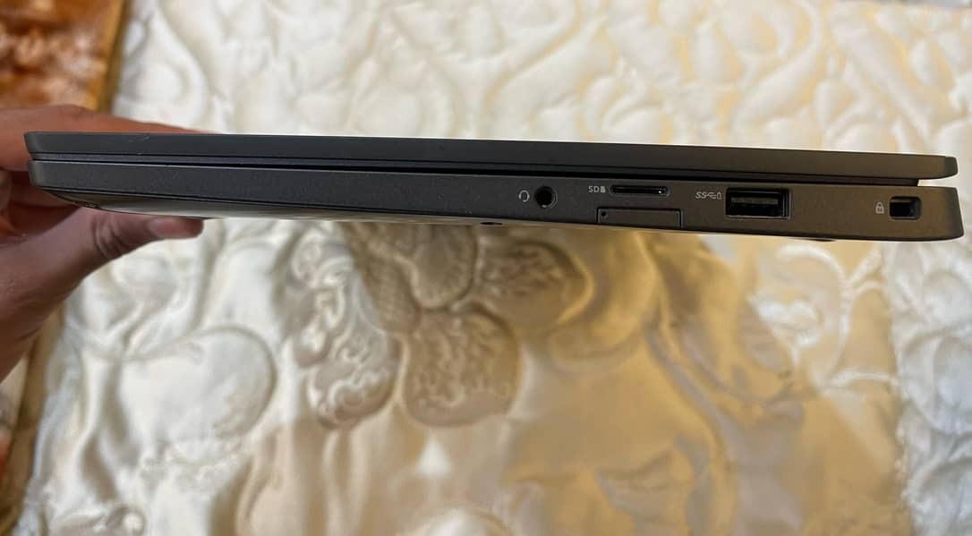 Dell Laptop i5 8th generation 10/10 4