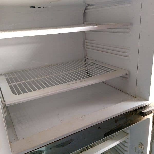 Refrigerator okay hy new palyty New compressor 0