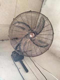 pak Fan for sale urgent what's Number 03137688720/03357088720