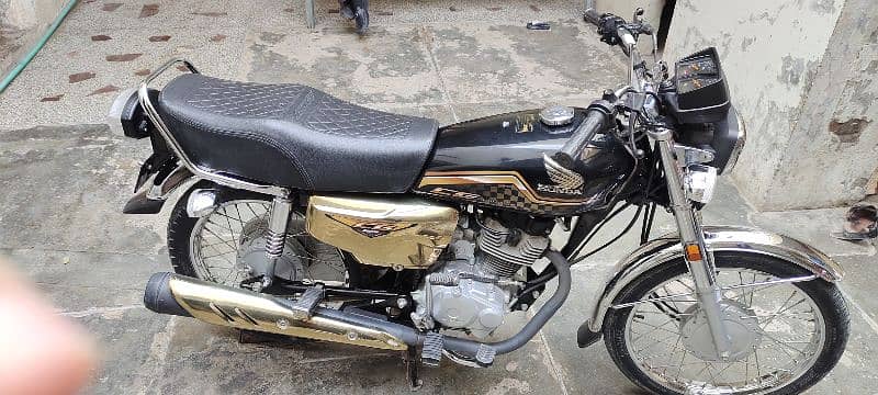 Honda 125 Black Gold Self Start 0