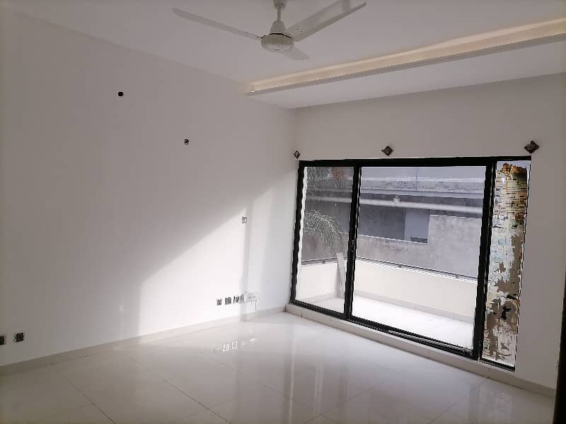 A Spacious 1 Kanal House In Bahria Town Phase 8 8