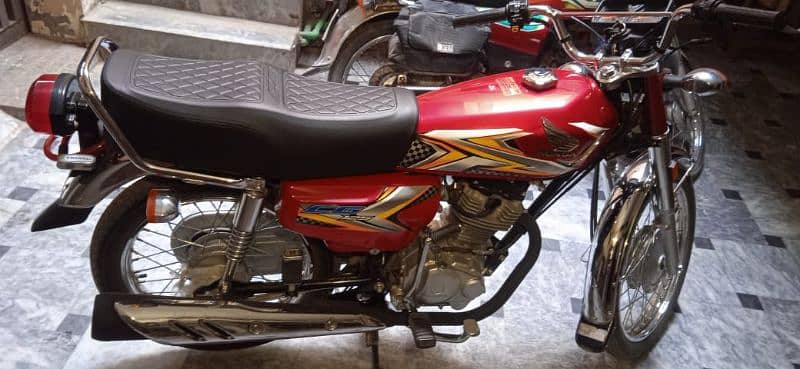 honda 125 red colore 2